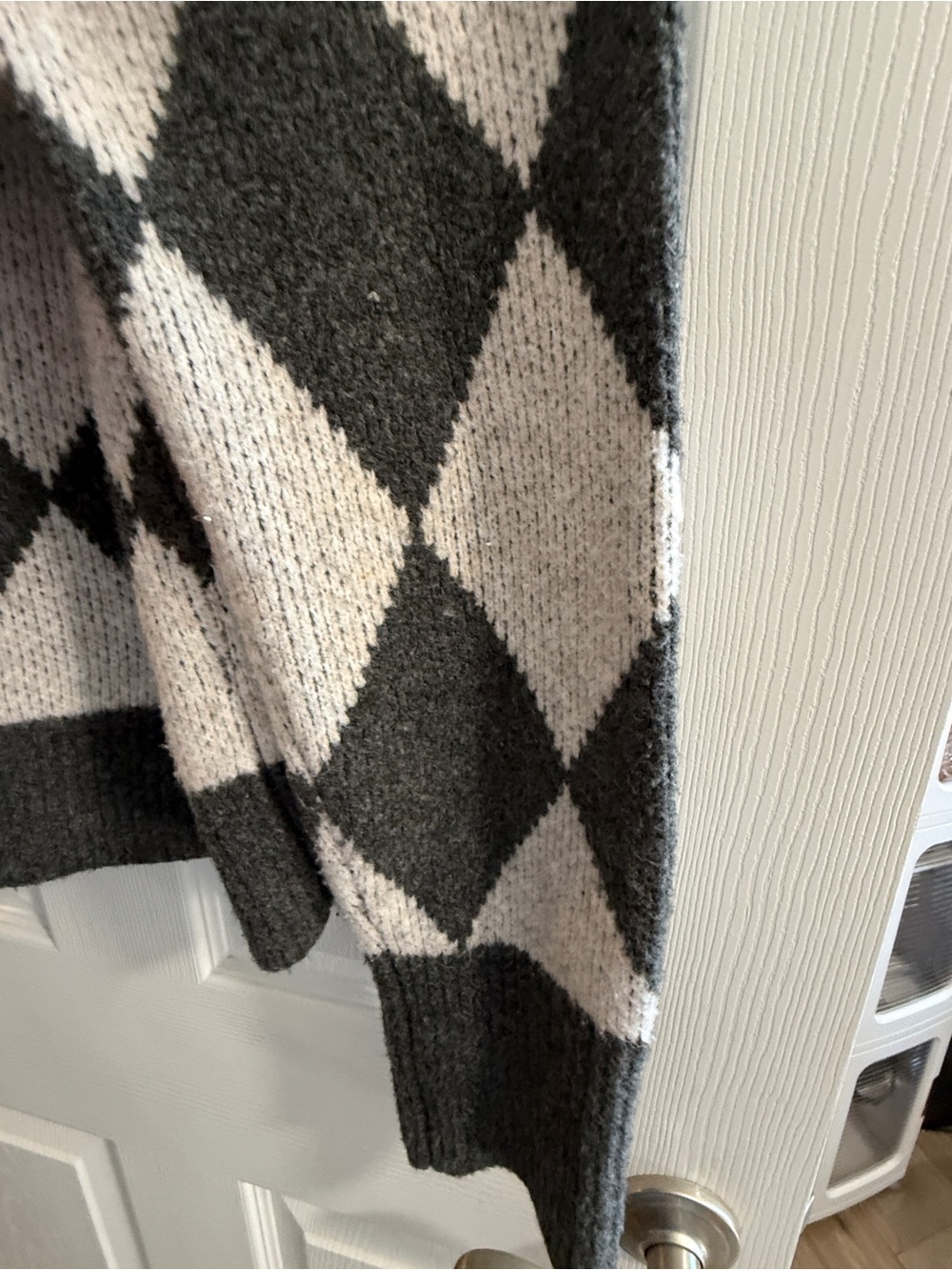 Abercrombie & Fitch Size Medium Wool blend Argyle Crewneck Sweater -Gray & Cream - Picture 9 of 16